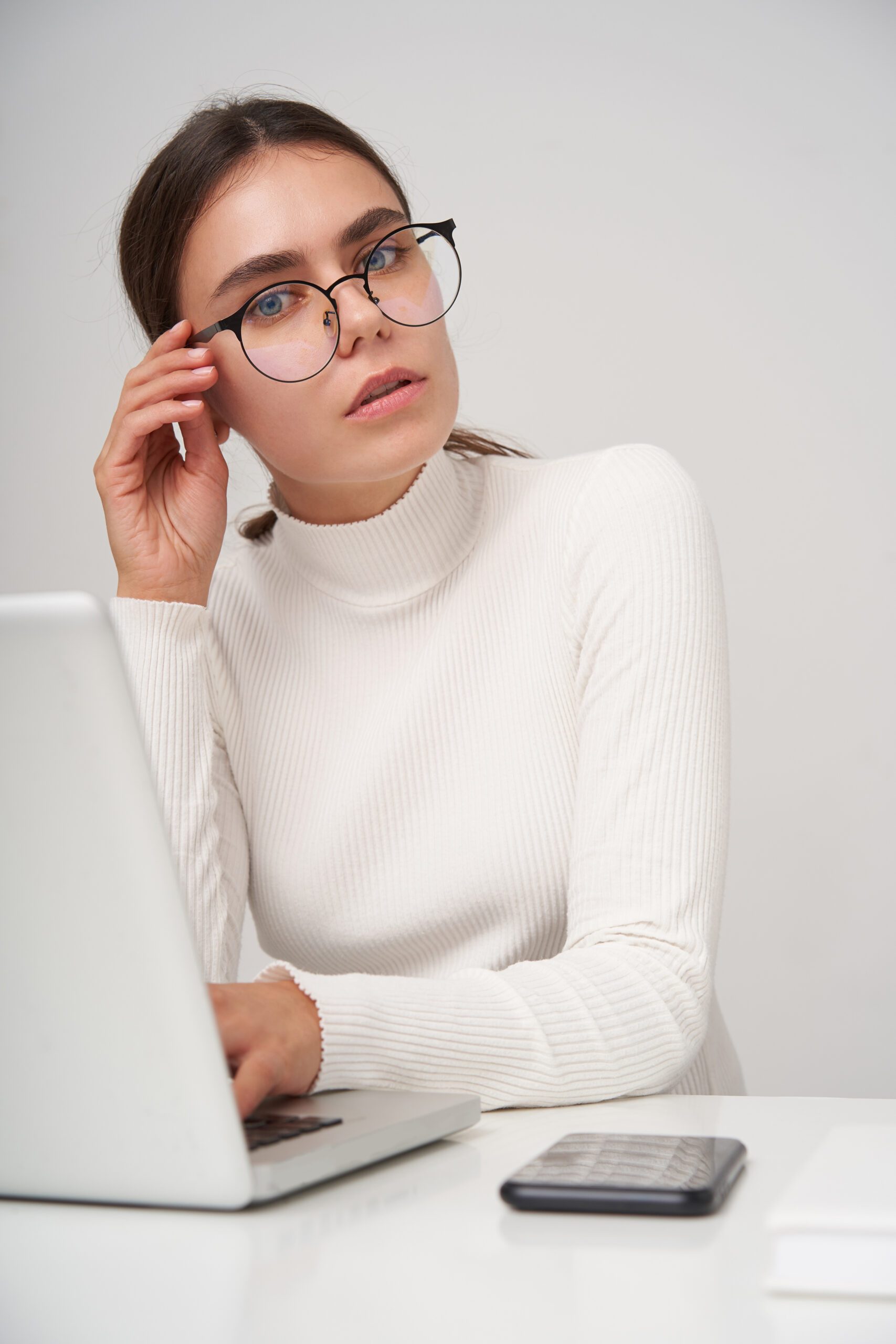 How to avoid digital eye strain in the workplace